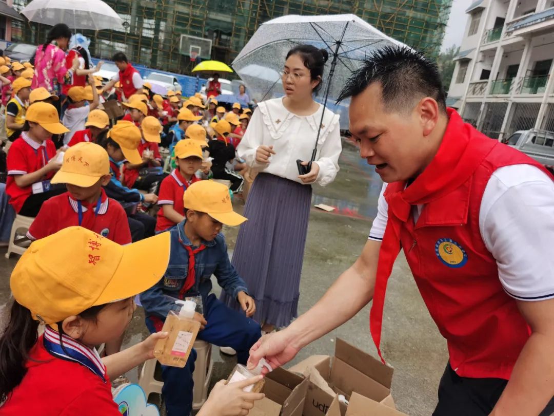 PA视讯照明2023捐赠广西融水大浪镇中心小学爱心公益活动-公司新闻-PA视讯照明官网